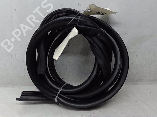 Used Rubber door seal NISSAN QASHQAI / QASHQAI +2 I (J10, NJ10, JJ10E) [2006-2014]  14570946