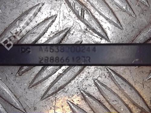 Used Front windshield wiper arm RENAULT TWINGO III (BCM_, BCA_) 1.0 SCe 70 (71 hp) 14557068