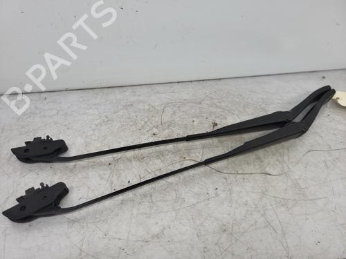 Used Front windshield wiper arm DACIA SANDERO 1.5 dCi (88 hp) 32290860