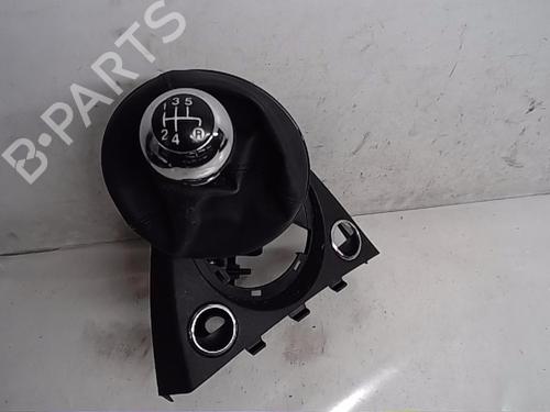Used Gear lever FIAT 500 (312_) 1.2 (312AXA1A) (69 hp) 16755091