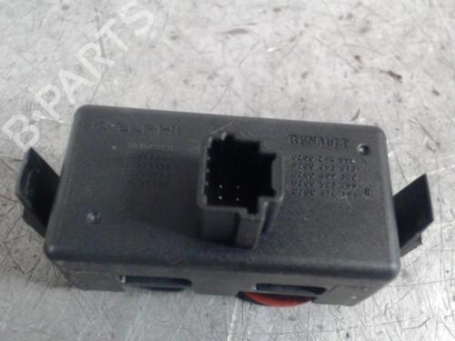 Used Warning switch RENAULT CLIO III (BR0/1, CR0/1) [2005-2014]  13868739