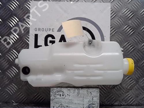 Used Windscreen washer tank RENAULT TWINGO III (BCM_, BCA_) 0.9 TCe 95 (92 hp) 13851789
