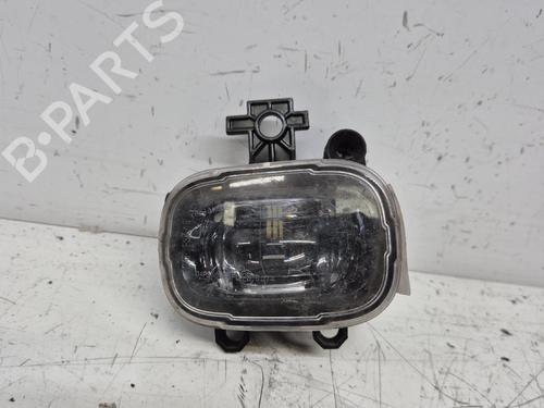 right-front-fog-light-renault-megane-iv-grandtour-k9amn_-2016-33835046 main image
