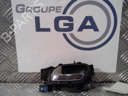 Used Front left interior door handle PEUGEOT 407 (6D_) 2.0 HDi 135 (6DRHRH, 6DRHRE, 6DRHRG, 6DRHRJ) (136 hp) 13863745