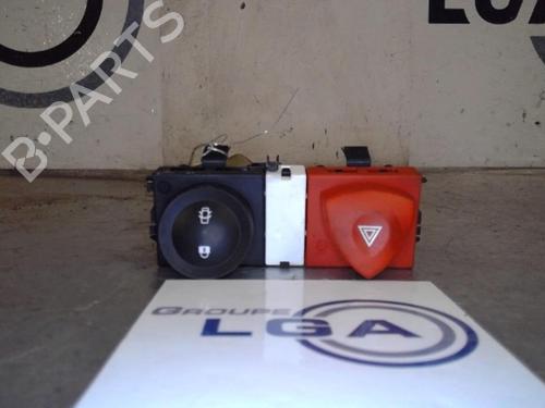 Used Warning switch RENAULT MEGANE II Saloon (LM0/1_) [2003-2025]  13867201