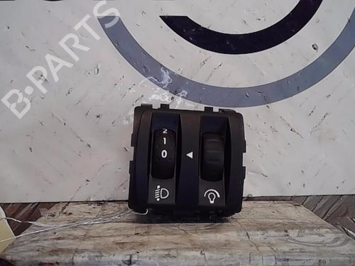 Used Headlight switch RENAULT KADJAR (HA_, HL_) 1.3 TCe 140 (HLNB, HLN1) (140 hp) 14557501