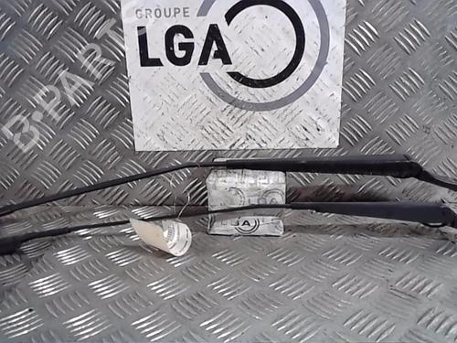 Used Front windshield wiper arm PEUGEOT 5008 (0U_, 0E_) 1.6 HDi (114 hp) 14559888