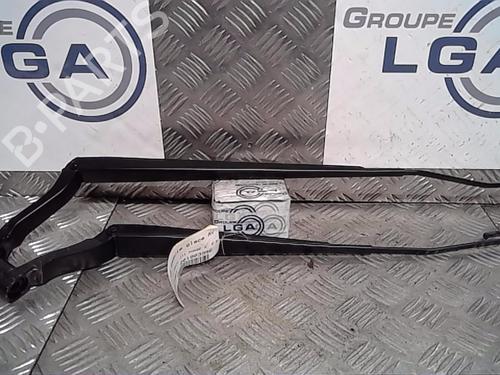 Used Front windshield wiper arm NISSAN X-TRAIL III (T32_, T32R, T32RR) 2.0 dCi ALL MODE 4x4-i (NT32) (177 hp) 14551839