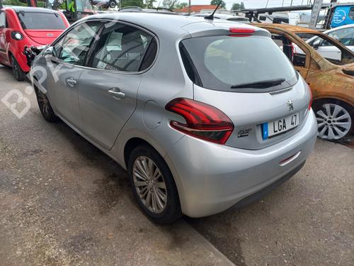 Left taillight PEUGEOT 208 I (CA_, CC_) 1.2 THP 110 | BP29215080C34 