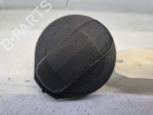 Tapón combustible VW POLO IV (9N_, 9A_) 1.4 TDI (70 hp) 31054774