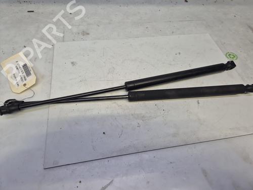 Used Tailgate lift support Tailgate lift support RENAULT CLIO I (B/C57_, 5/357_) 1.2 (B/C/S577) (54 hp) 31054798 31054798