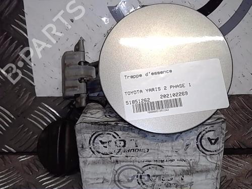 Używane Klapa wlewu paliwa TOYOTA YARIS (_P9_) 1.0 VVT-i (KSP90_, KSP90R) (69 hp) 13851152