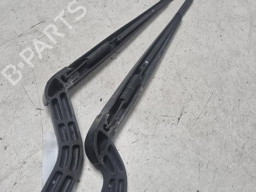 Used Front windshield wiper arm Front windshield wiper arm 38226131 38226131