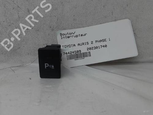 Used Switch TOYOTA AURIS (_E18_) 1.8 Hybrid (ZWE186_, ZWE186R) (136 hp) 15136033
