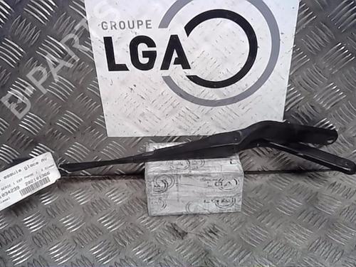 Used Front windshield wiper arm BMW 1 (E87) 118 d (122 hp) 14559323