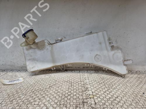 Used Windscreen washer tank PEUGEOT 3008 II SUV (MC_, MR_, MJ_, M4_) 2.0 BlueHDi 180 (181 hp) 26570455