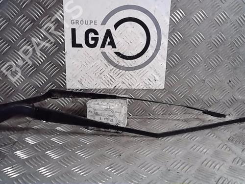 Used Front windshield wiper arm RENAULT TRAFIC III Van (FG_) 2.0 dCi 120 (FGMN) (120 hp) 14559714