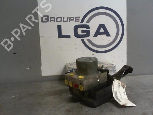 Used ABS pump ABS pump RENAULT TWINGO III (BCM_, BCA_) 0.9 TCe 90 (BCM9, BCM2) (90 hp) 13869161 13869161