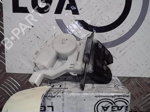 Used Tailgate lock RENAULT KADJAR (HA_, HL_) 1.3 TCe 140 (HLNB, HLN1) (140 hp) 13852263