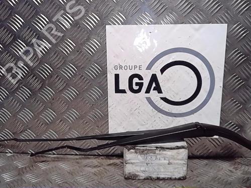 Used Front windshield wiper arm RENAULT MEGANE IV Hatchback (B9A/M/N_) [2015-2025]  14555893