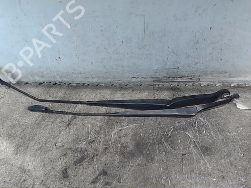 Used Front windshield wiper arm FIAT 500X (334_) 1.0 (334.AXN1B) (120 hp) 30404466