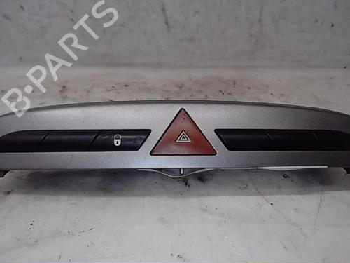 Used Warning switch PEUGEOT 308 I (4A_, 4C_) 1.6 HDi (109 hp) 13833310