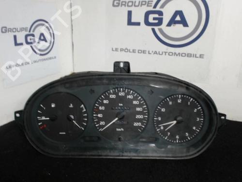 Used Instrument cluster Instrument cluster RENAULT MEGANE I (BA0/1_) [1995-2004] 36425585 36425585