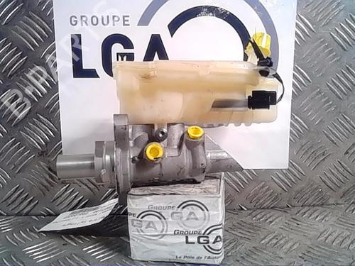 Used Brake master cylinder RENAULT SCÉNIC IV (J9_) [2016-2022]  14522116