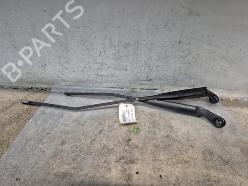 Used Front windshield wiper arm FORD KA (RU8) 1.2 (69 hp) 29550429