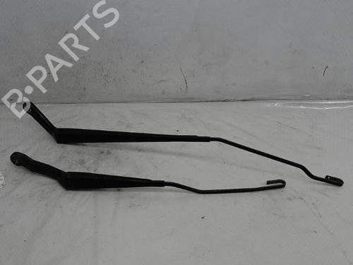 Used Front windshield wiper arm PEUGEOT 206 Hatchback (2A/C) 2.0 HDI 90 (90 hp) 14922326