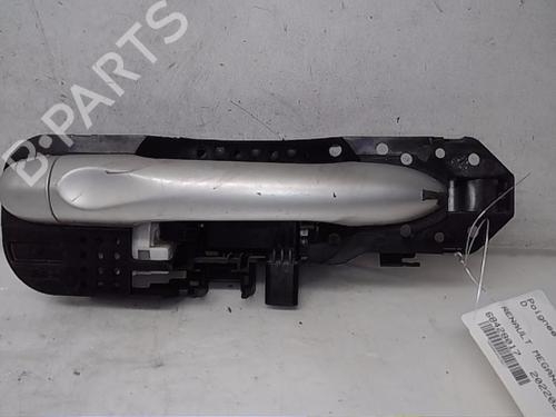 Used Rear right exterior door handle RENAULT MEGANE III Grandtour (KZ0/1) 1.5 dCi (KZ09, KZ0D, KZ1G, KZ29, KZ14, KZ1W, KZ10, KZ1F,... (110 hp) 13832561