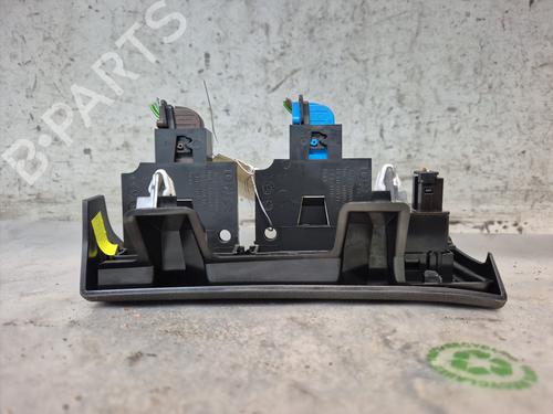 Headlight switch PEUGEOT 3008 II SUV (MC_, MR_, MJ_, M4_) 1.5 BlueHDi 130 | BP29516520I24 