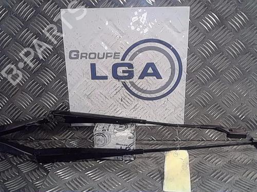 Used Front windshield wiper arm JAGUAR XE (X760) 2.0 D (180 hp) 14553833