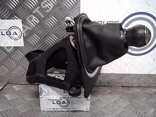 Used Gear lever TOYOTA VERSO (_R2_) 2.0 D-4D (AUR20_, AUR20R) (124 hp) 13860203