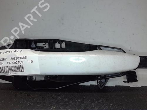 Używane Klamka zewnętrzna drzwi przednich prawych CITROËN C4 CACTUS 1.5 BlueHDi 120 (120 hp) 23563006