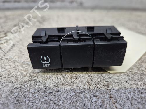 Used Switch Switch PEUGEOT 208 I (CA_, CC_) 1.2 VTi 68 / PureTech 68 (68 hp) 27642750 27642750