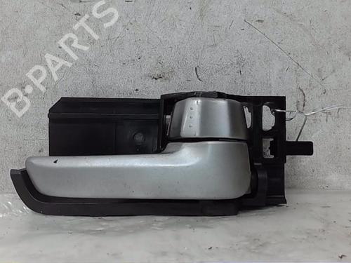 Høyre foran invendig håndtak SUZUKI SWIFT III (MZ, EZ) 1.3 (RS413, ZC11S) (92 hp) 16572373