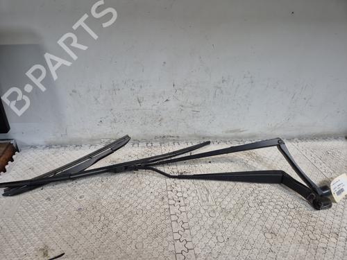 Used Front windshield wiper arm NISSAN MICRA V (K14) 0.9 IG-T (90 hp) 25125745