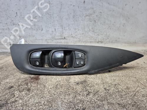 Used Right rear window switch NISSAN QASHQAI II (J11, J11_) 1.3 DIG-T (140 hp) 29195819