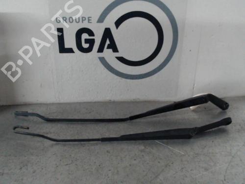 Used Front windshield wiper arm SKODA OCTAVIA I Combi (1U5) 1.9 TDI (90 hp) 14548537