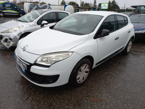 Brugte RENAULT MEGANE III Hatchback (BZ0/1_, B3_) 1.5 dCi (BZ0C) 4937039