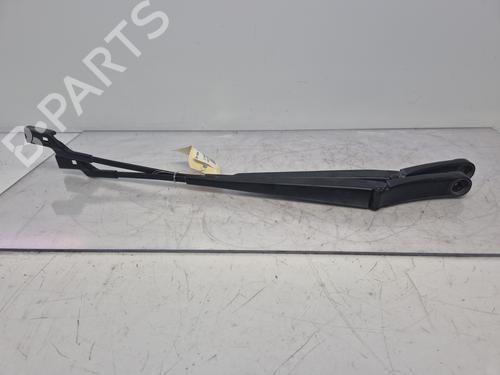 Used Front windshield wiper arm VW TIGUAN (5N_) 2.0 TDI (110 hp) 31575674