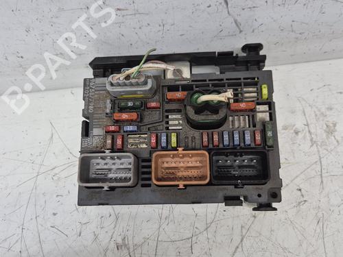 Used Fuse box Fuse box 36834140 36834140