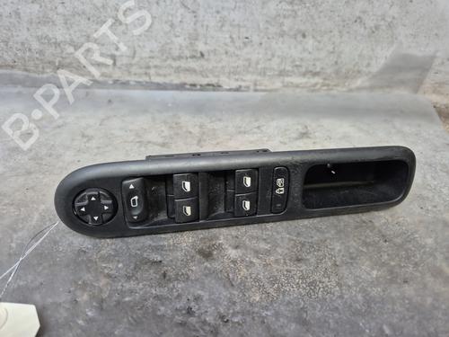 Used Left front window switch PEUGEOT 5008 (0U_, 0E_) 1.6 HDi (112 hp) 30651936