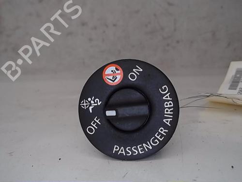 Used Switch RENAULT CAPTUR I (J5_, H5_) 0.9 TCe 90 (90 hp) 14523599