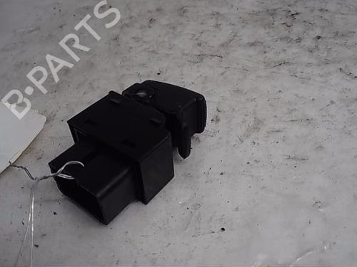 Used Left front window switch HYUNDAI TUCSON (JM) 2.0 CRDi All-wheel Drive (140 hp) 17074871