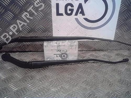 Used Front windshield wiper arm SUZUKI VITARA (LY) 1.4 T AllGrip (APK414) (140 hp) 14554821