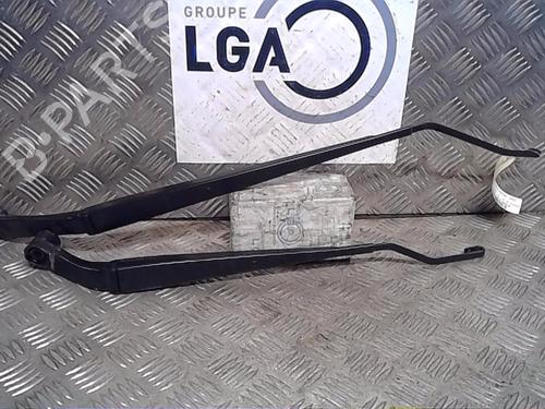Used Front windshield wiper arm NISSAN MICRA V (K14) 0.9 IG-T (90 hp) 14558459