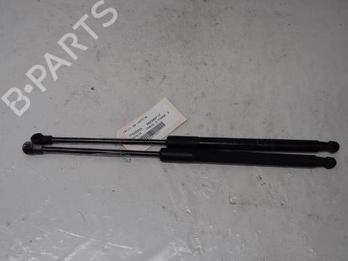 Used Tailgate lift support TOYOTA YARIS (_P13_) 1.3 (NSP130_, NSP130) (99 hp) 15907713