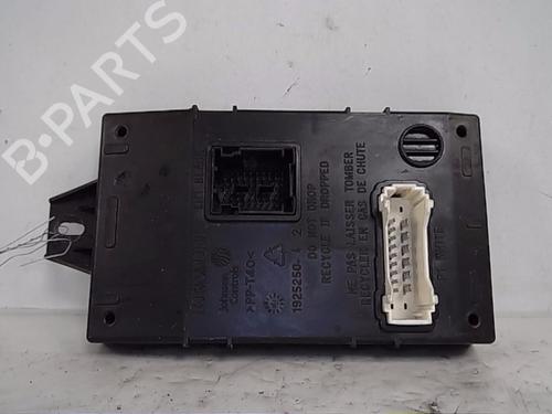 Used Fuse box DACIA SANDERO 1.5 dCi (68 hp) 31076873